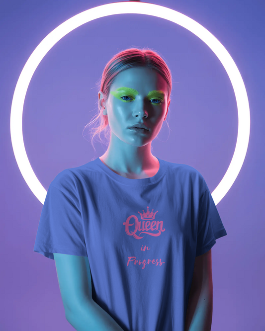 Regular Women T-Shirt Queen in Progress RB